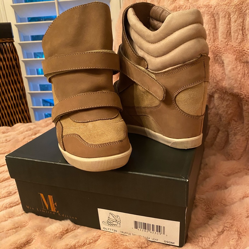 Mia Limited Edition shoes 9W gently used